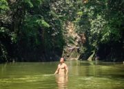 Heboh Nicholas Saputra Perdana Posting Foto Topless Basah-Basahan, Netizen Geger!