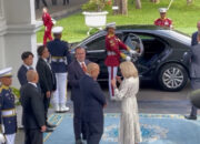 Momen Didit Prabowo Berbincang dengan Brigitte Macron di Istana Merdeka