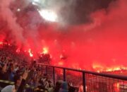 Stadion GBLA Membara, Bobotoh Rayakan Pesta Juara Persib dengan Flare dan Kembang Api