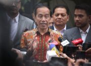 69,7% Warga Tak Percaya Ijazah Jokowi Palsu