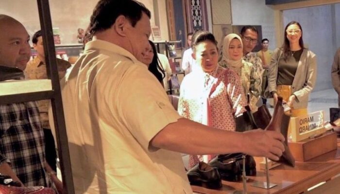 Prabowo Kunjungi Sarinah Ditemani Titiek dan Didit: Bawa Uang Nggak Kita?